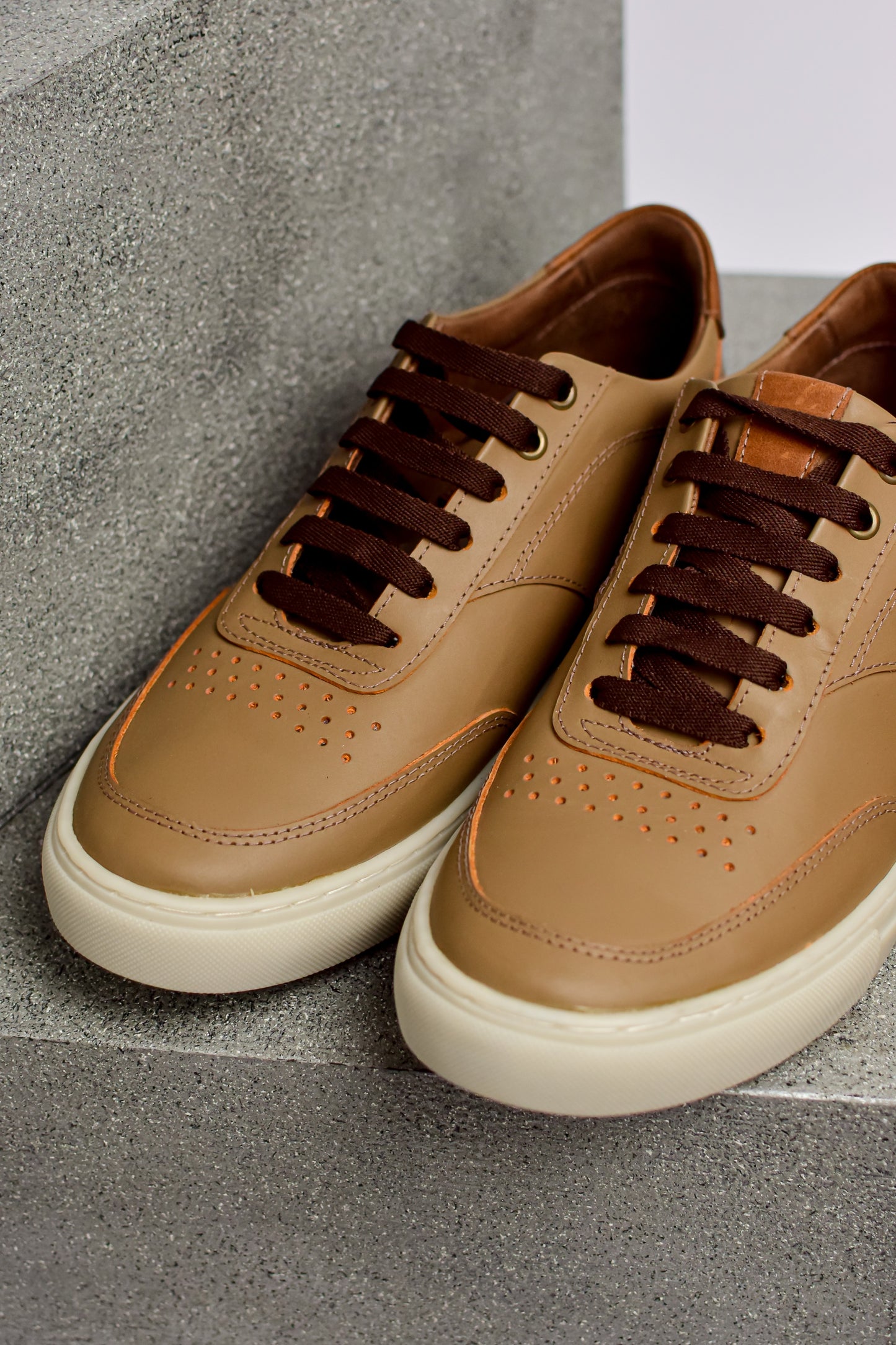 SNEAKER CONFORT MARRÓN