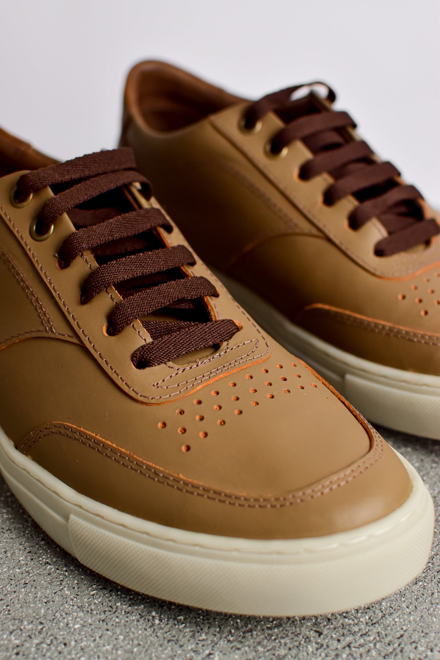 SNEAKER CONFORT MARRÓN