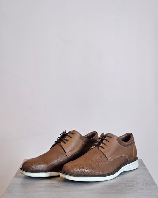 CALZADO SPORT CON PICADO